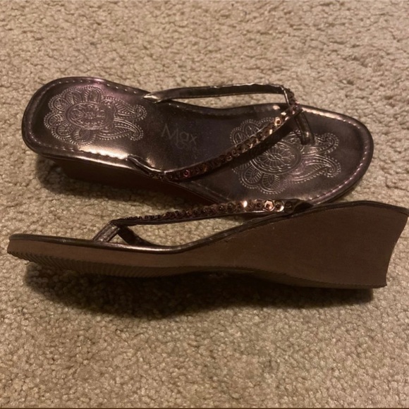 Max Collection Wedges - Picture 3 of 4